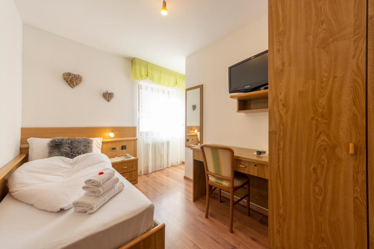 Hotel Ciampian モエナ エクステリア 写真