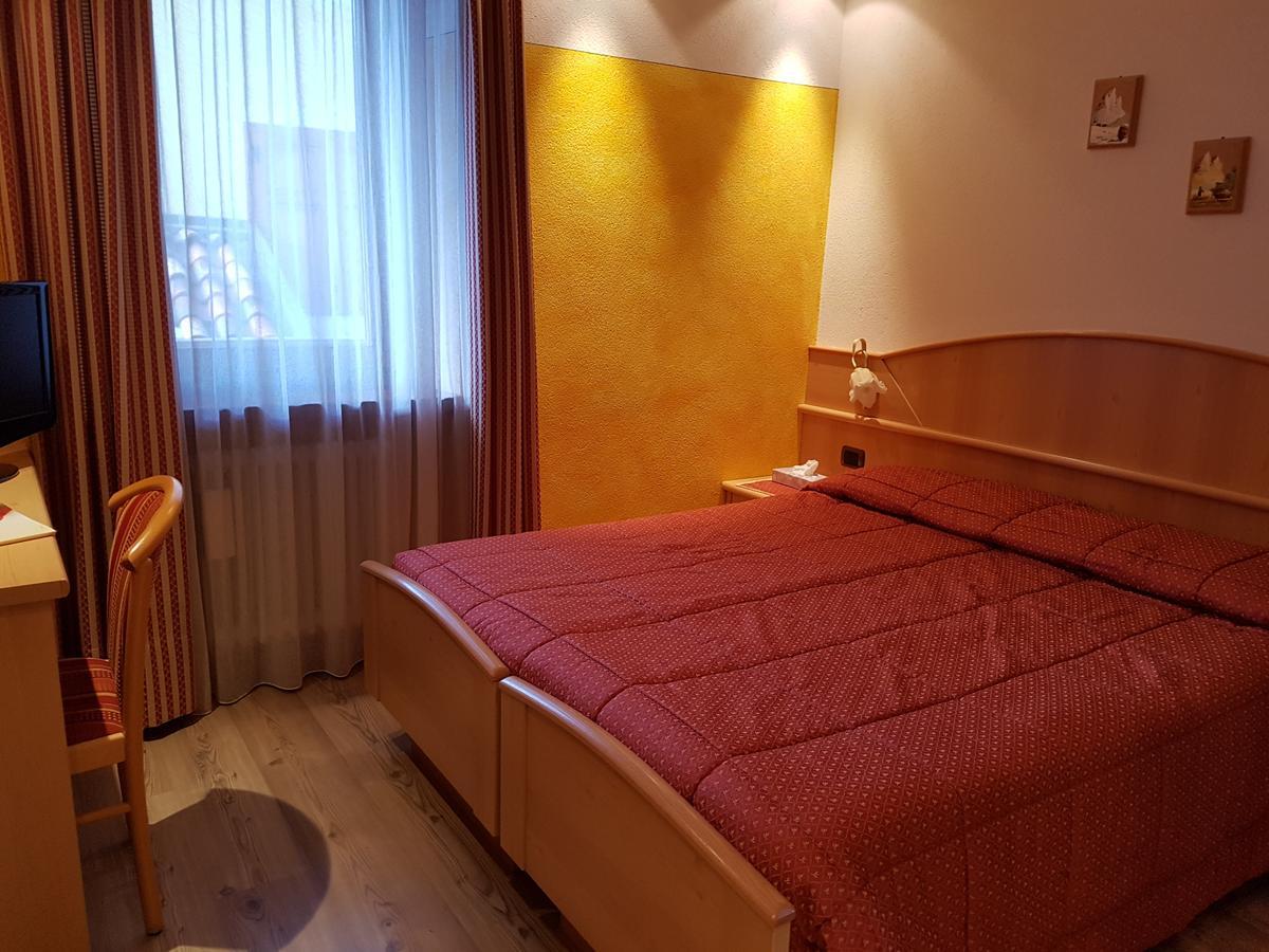 Hotel Ciampian モエナ エクステリア 写真