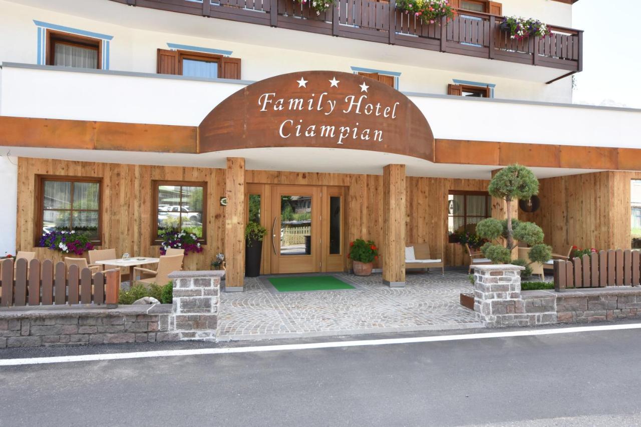 Hotel Ciampian モエナ エクステリア 写真